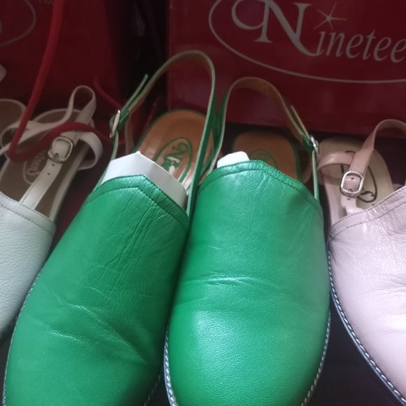 Nineteens - Picture 7 of 13